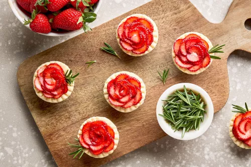 strawberry rosemary tartlets